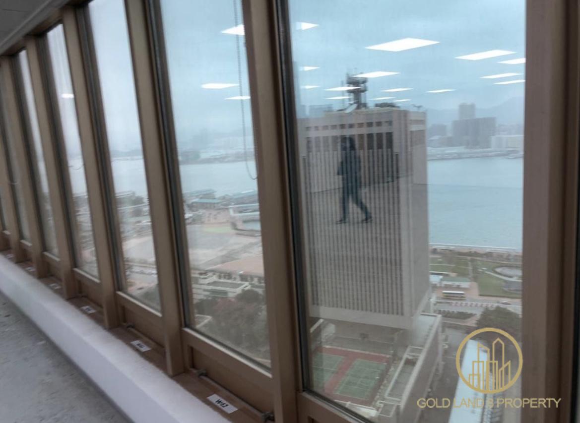 D8739C21-AFB2-4A80-8FA8-BAD93B9AA926