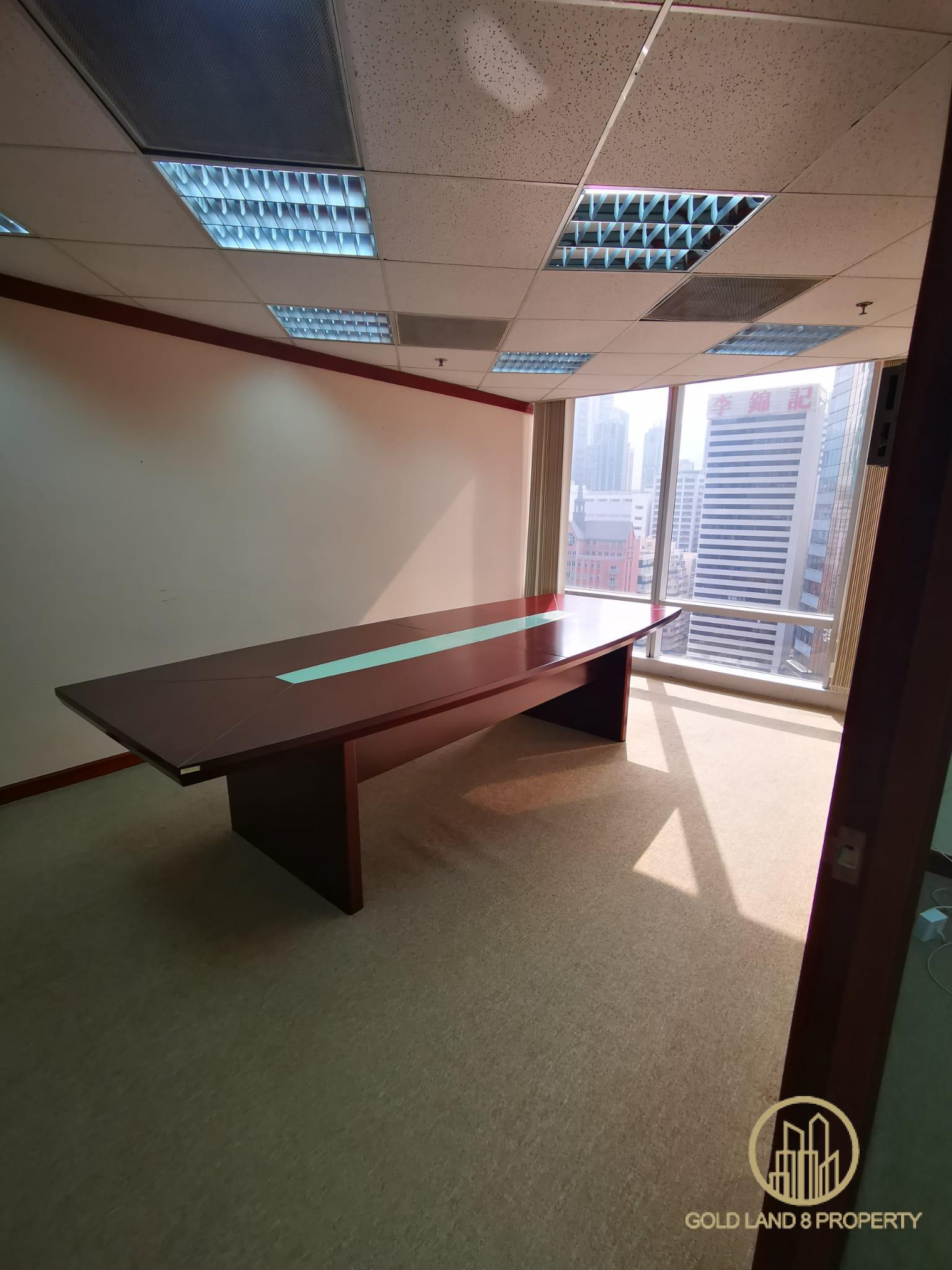 Convention Plaza Middle Floor Room 07 Convention Plaza Middle Floor Room 07