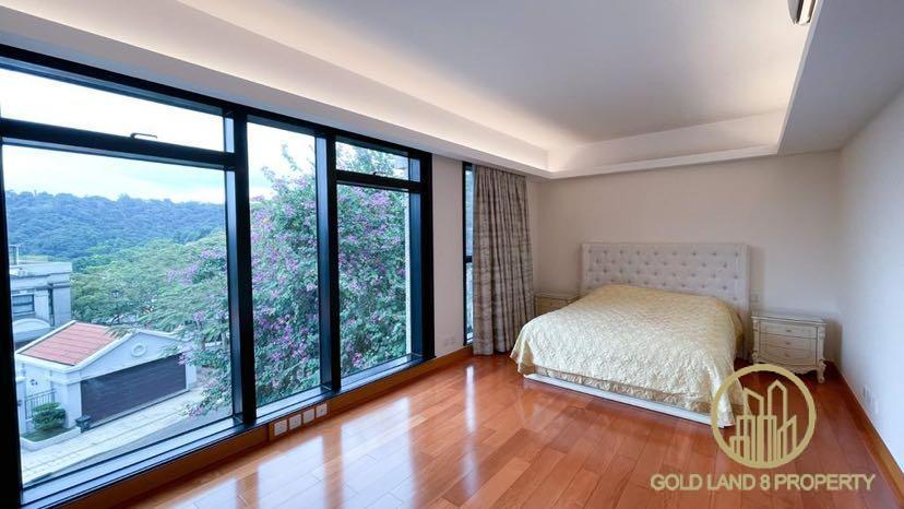 abdae855-cd02-4b9e-84d7-6d47ae81ee96