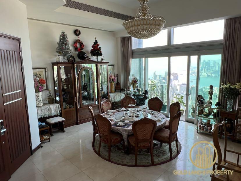 The Legend at Jardine\\'s Lookout